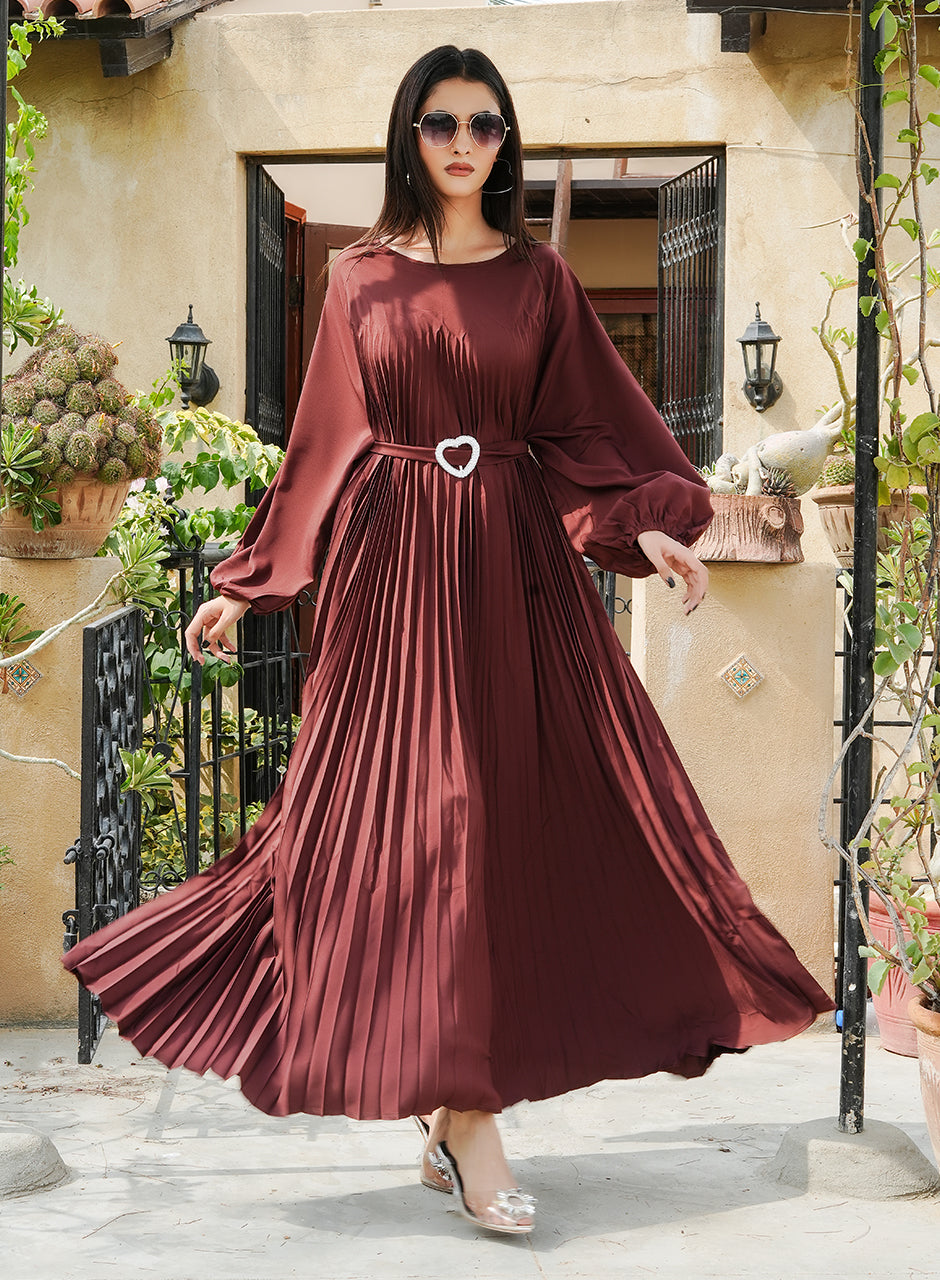 Maroon Pleated Kaftan with Heart-Shaped Embellished Belt