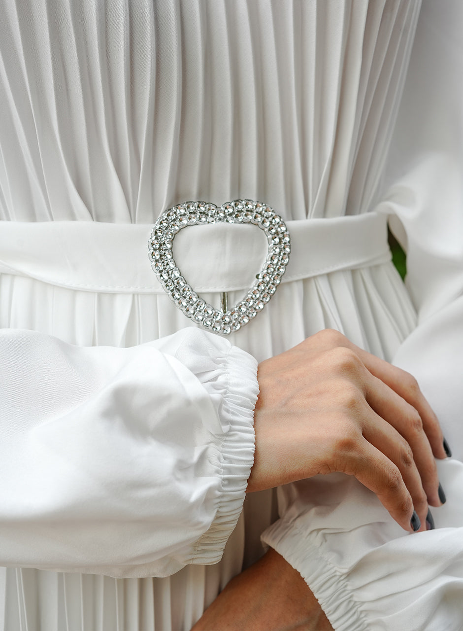 White Pleated Kaftan with Heart-Shaped Embellished Belt