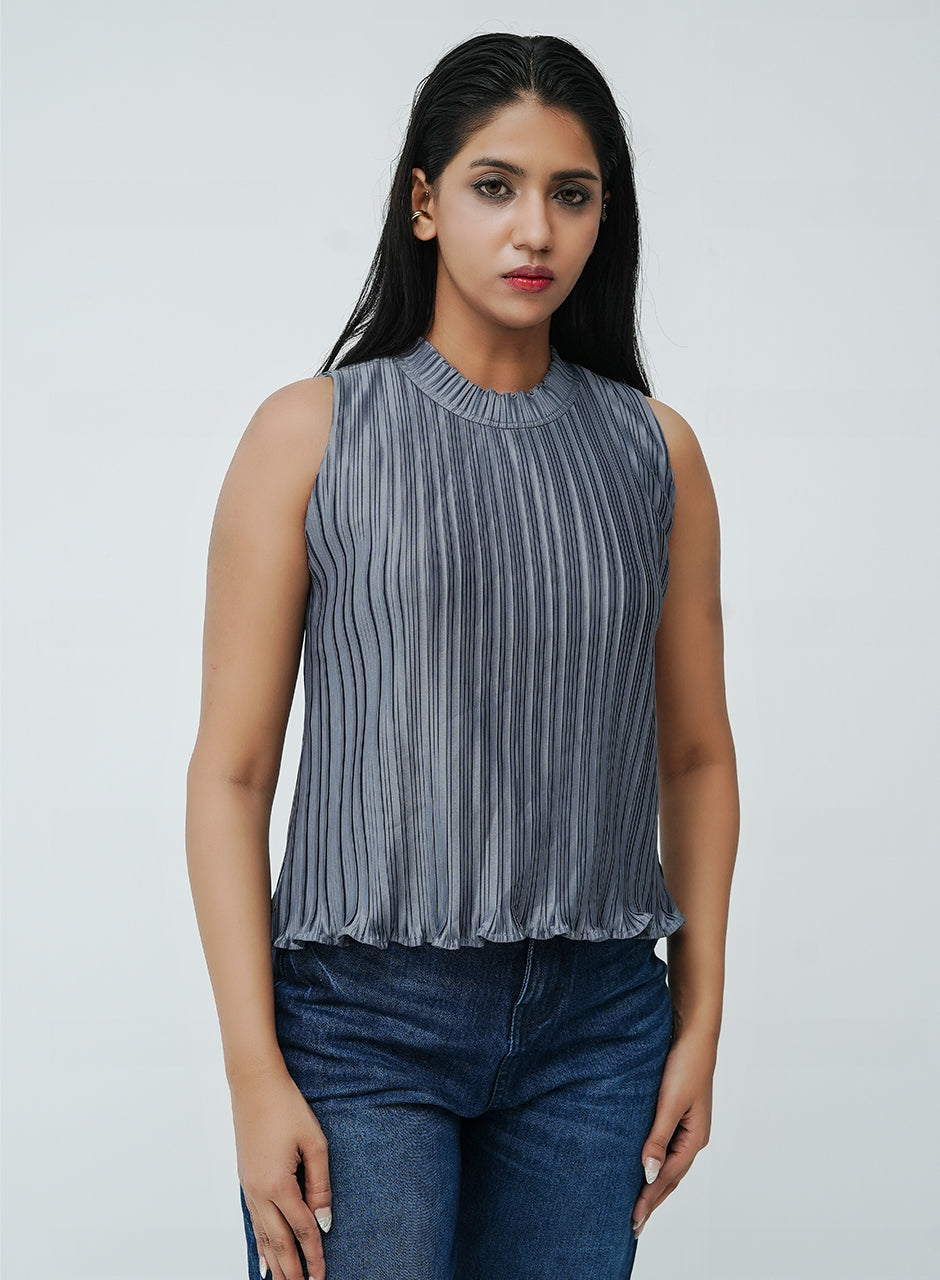 Pleated top with funnel neck - Grey