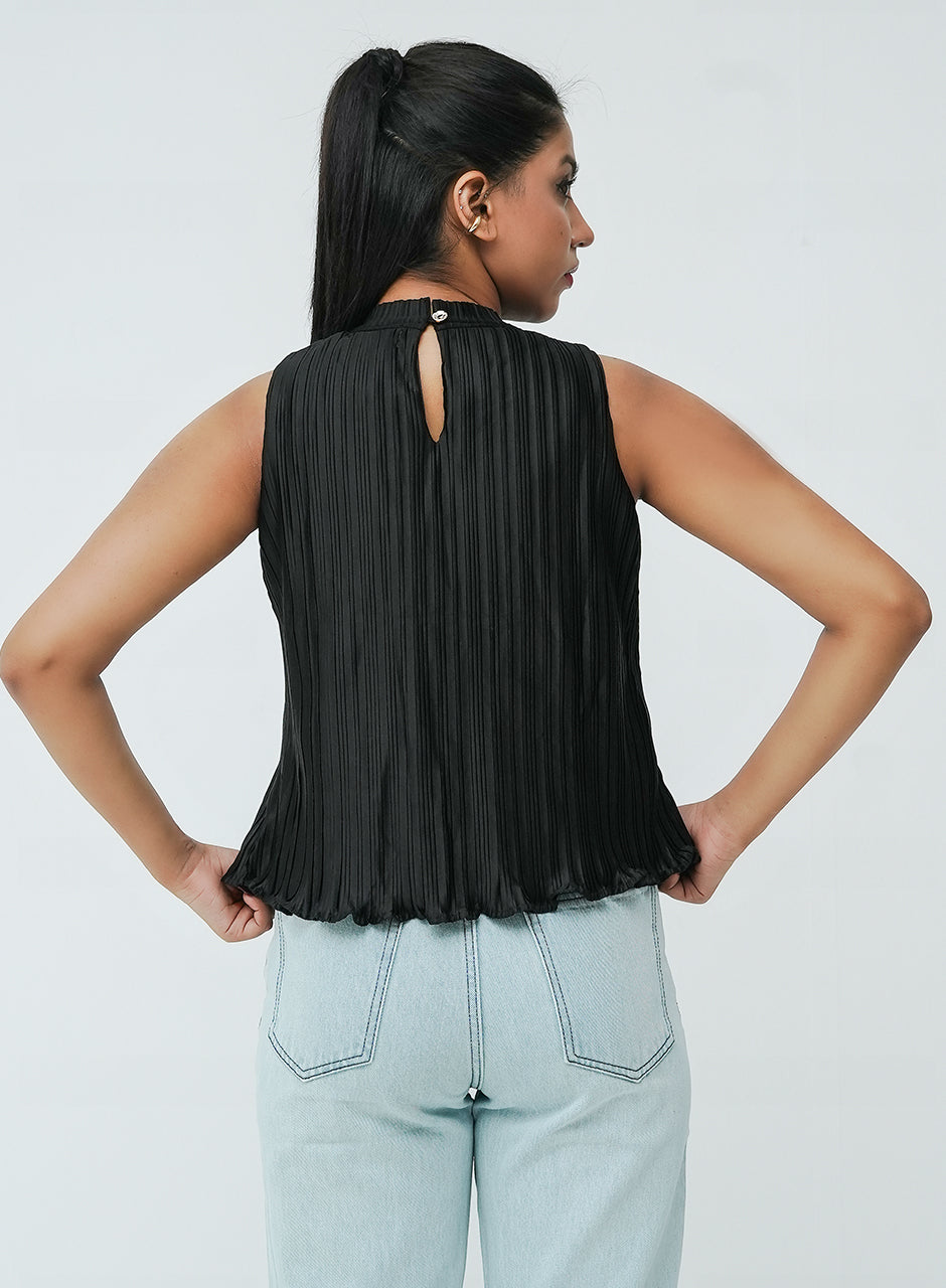 Pleated top with funnel neck - Black