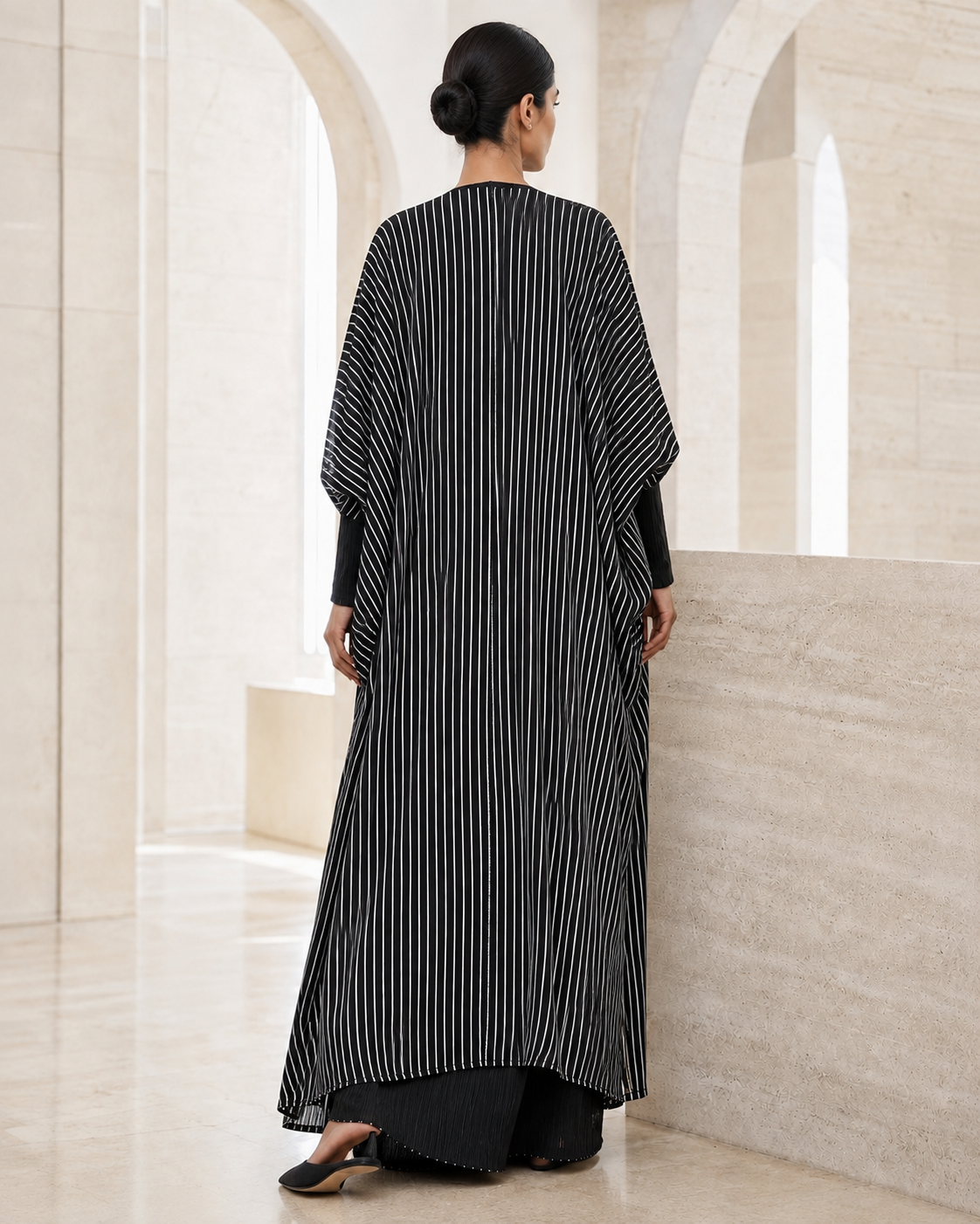 Two-piece Stripped Cape and Inner Set - Black