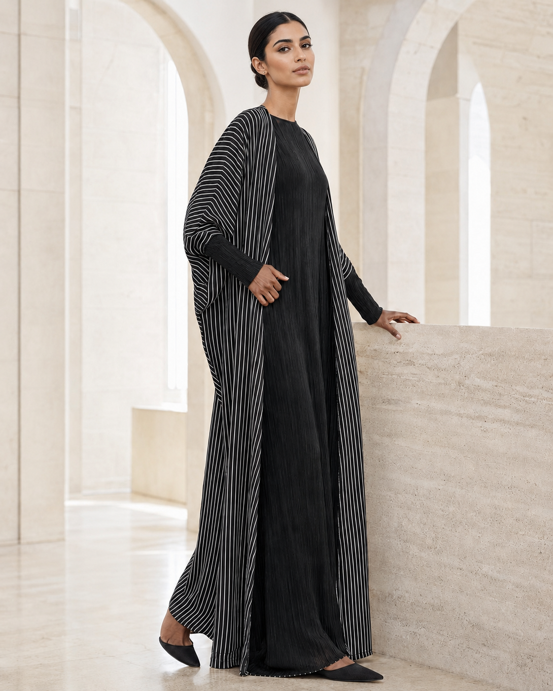Two-piece Stripped Cape and Inner Set - Black