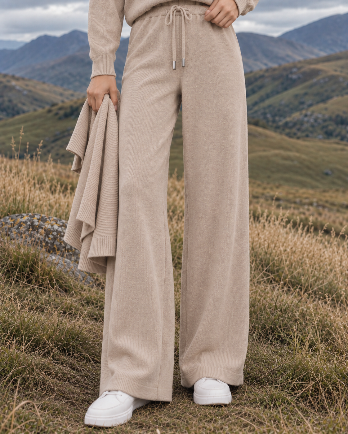 FW26 - Two-Piece Sweater Suit With Attachable Scarf - Beige