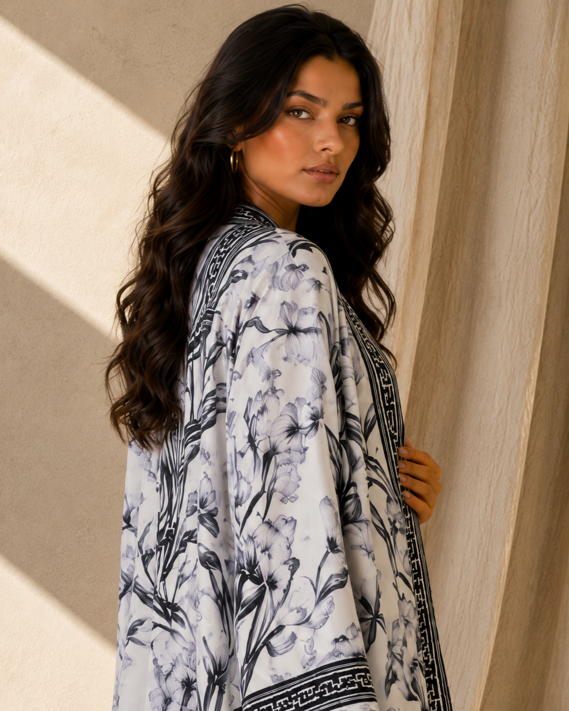 Two Piece Printed Cape With Embellished Inner & Necklace - GREY